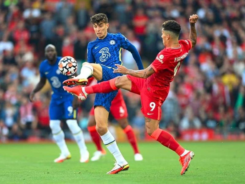 bong-da-dien-ra-day-kich-tinh-tu-san-co-den-nguoi-ham-mo