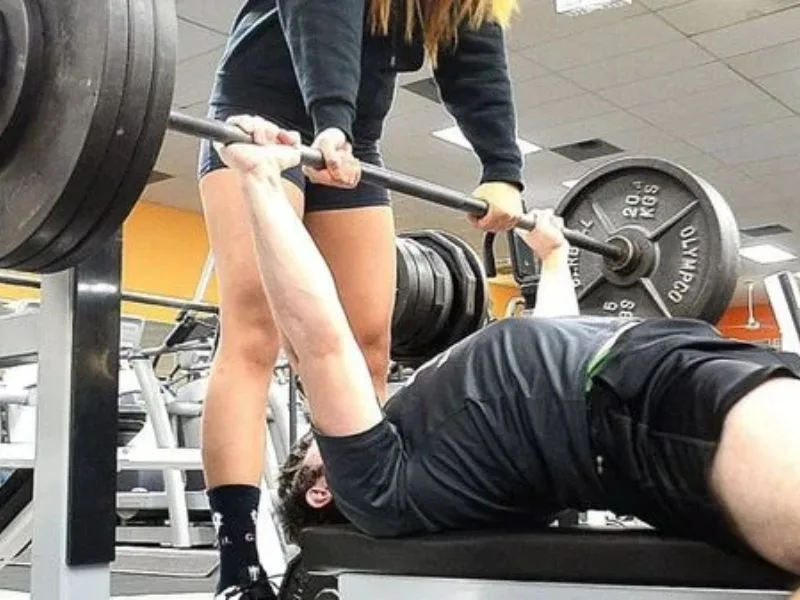 bench press la gi huong dan bai tap bench press dung ky thuat